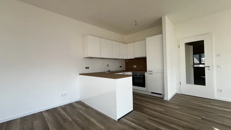 3-Zimmer-Wohnung mit Essecke und Einbauküche - mehrere Erstbezüge! — photo 1